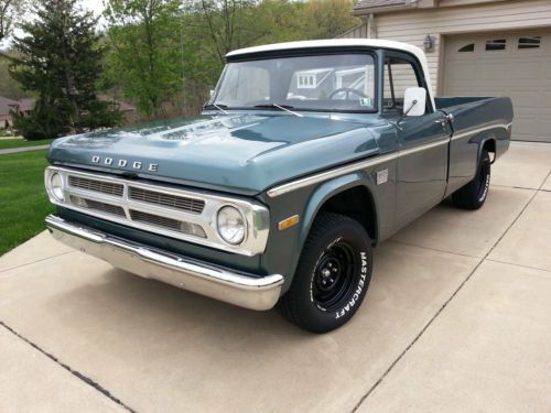 1970 d100 sweptline pickup