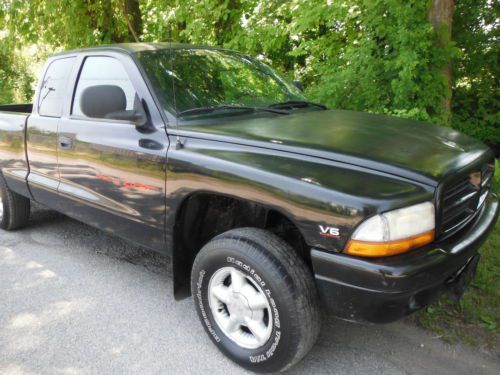 1999 dodge dakota 4x4 ex cab only89,792 miles coldairconditioning 3.9liter 6cyl