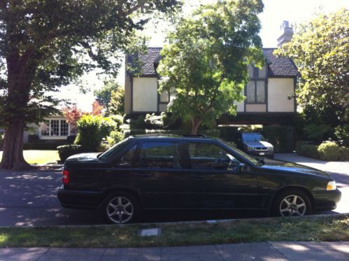 Great forest green volvo s70 glt sedan (4-door, 2.4l engine)