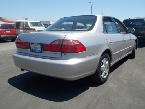 1998 Honda Accord NO RESERVE, image 2