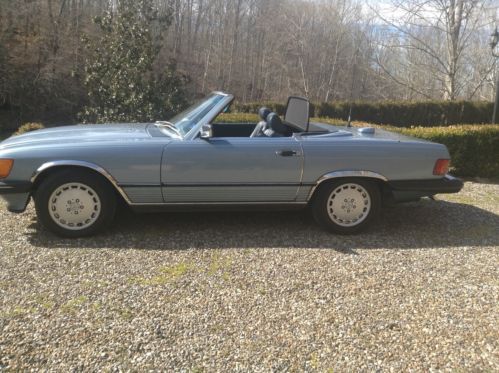 560 SL coupe/roadster.  Diamond Blue, Blue Leather upholstery.  hard & soft top., US $16,000.00, image 4