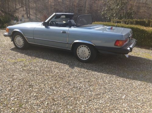 560 SL coupe/roadster.  Diamond Blue, Blue Leather upholstery.  hard & soft top., US $16,000.00, image 5