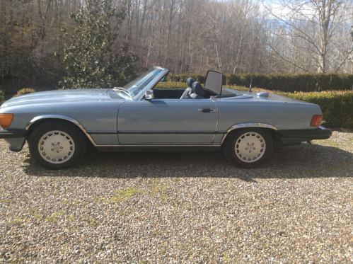560 SL coupe/roadster.  Diamond Blue, Blue Leather upholstery.  hard & soft top., US $16,000.00, image 9