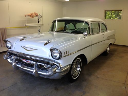 1957 chevrolet 210 belair, 2 door post, olympic white color, 350 engine, 3 spd!