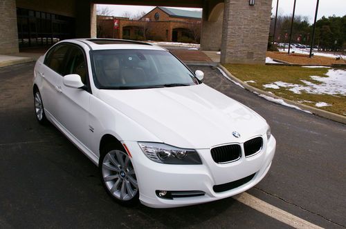 2011 bmw 328xi awd, upscale luxury edition,leather,sunroof, warranty, rebuilt