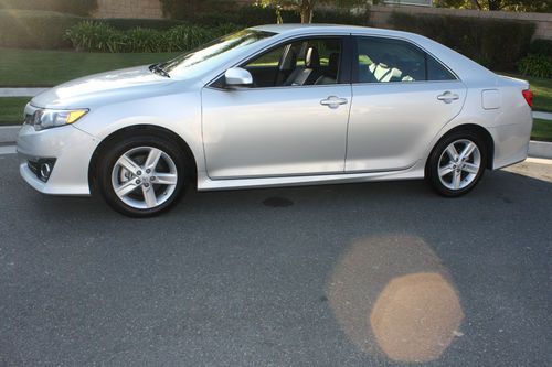 2012 toyota camry se sedan 4-door 2.5l