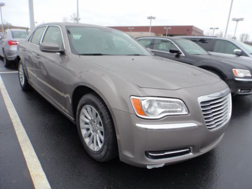 2014 chrysler 300 base