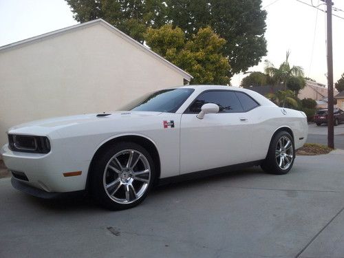 #1 hurst equipt 2009 dodge challenger rt