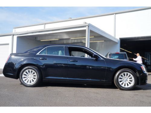 2013 Chrysler 300 Base, US $21,604.00, image 2