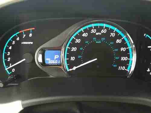 2011 Toyota Sienna Limited Mini Passenger Van 5-Door 3.5L, image 3