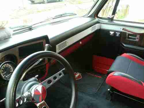 1986 Chevy/GMC Sierra C10 Short Bed Hot Rod Lowered Ton Of New Stuff No Rust, image 10