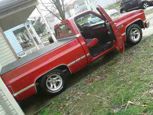 1986 Chevy/GMC Sierra C10 Short Bed Hot Rod Lowered Ton Of New Stuff No Rust, image 11