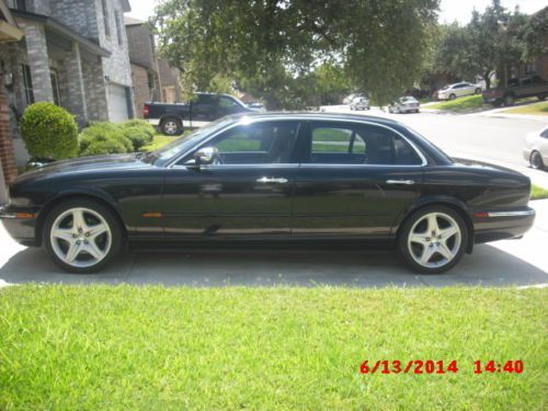 2005 jaguar vanden plas base sedan 4-door 4.2l