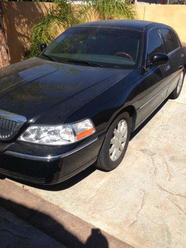 2011 lincoln town car sig limited blk/blk great price