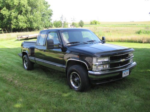 Chevy 1994 step side z71 k1500 4x4 1/2 ton