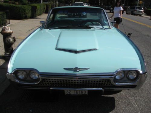 Beautiful 1962 turquoise thunderbird. runs well.