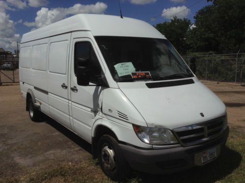 Dodge 3500 sprinter van super high ceiling 2.7l diesel i5 year 2006 $ 13500.00