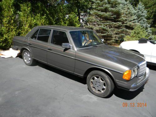 1985 mercedes 300d turbo diesel 4 door sedan