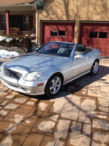 2001 mercedes-benz slk320 base convertible 2-door 3.2l