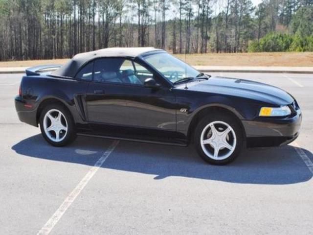 Ford mustang 8 cylinder