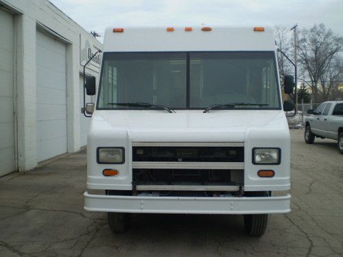 2002 ford e-350 e350 super duty step van cutaway utilimaster fresh paint job