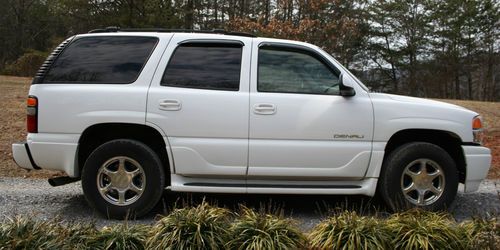 2004 gmc yukon denali 6.0l white  fully loaded - leather - power - 3rd row seats