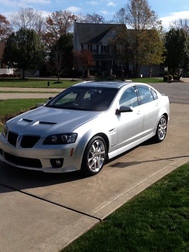 2009 silver pontiac g8 gxp sedan 4-door 6.2l