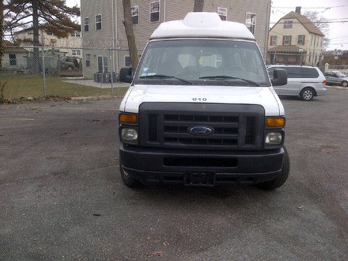 2008 ford e250 15 passenger van w raised roof &amp; extended