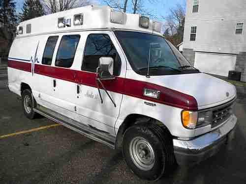 1994 Ford Econoline E-350 One Ton Diesel Van (Former Ambulance) NO RESERVE, image 2