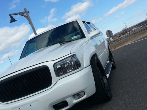 1999 cadillac escalade custom show winner white pearl paint 22" wheels lowered