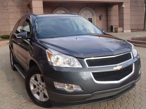 2010 chevrolet traverse lt sport utility 4-door 3.6l,no reserve,salvage,dvd