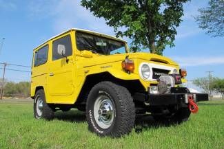 Fj40, cold a/c, power disc brakes, 4 speed, ambulance doors, warn 8274, sharp!