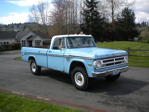 Mopar 1970 dodge power wagon w200   318 4 speed  68,000 original miles