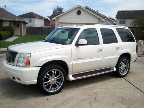 2004 cadillac escalade awd 7-pass sunroof nav dvd white diamond