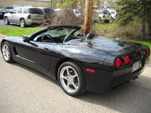 2000 chevrolet corvette base convertible 2-door 5.7l