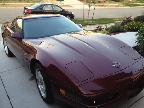 1993 chevrolet corvette 40th anniversary edition hatchback 2-door 5.7l