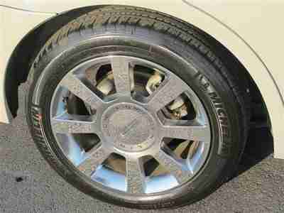 ALL WHEEL DRIVE Heated & Cooled Leather Chrome Sunroof HID Michelins WE FINANCE, image 5