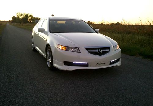 2006 acura tl very nice white diamond new tires 06 excellent condition