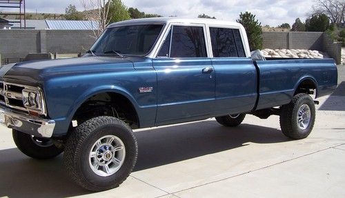 Custom 1967 gmc crew cab pickup 2500