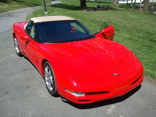 2001 chevrolet corvette convertible excellent condition &amp; fully loaded!