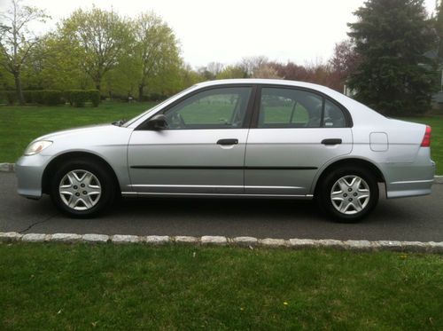 2005 honda civic value package sedan 4-door 1.7l - excellent condition