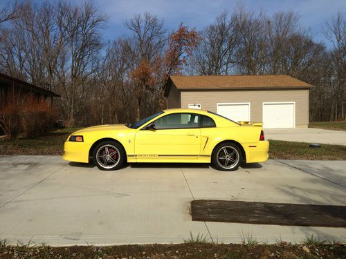 2001 ford mustang base coupe 2-door 3.8l