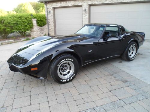 1979 corvette, l82 / 4 spd, 34,000 miles / glass tops, exc. cond.