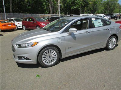 2013 ford fusion energi se