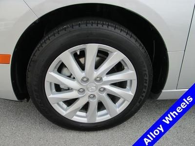 i 2.5L CD 9 Speakers AM/FM radio MP3 decoder Air Conditioning Power driver seat, image 3