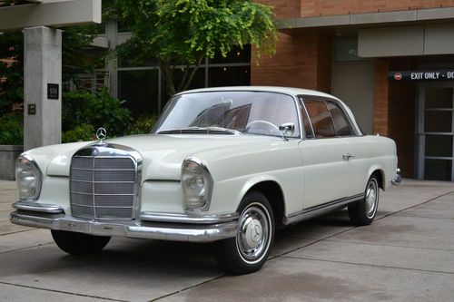 1962   mercedes  220 se coupe  4 speed  very rare