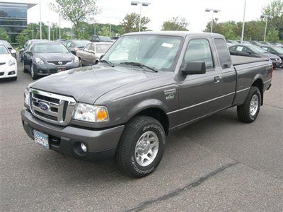 2011 ranger supercab xlt, 5 speed manual, bed liner, tow package, only 14697 mil