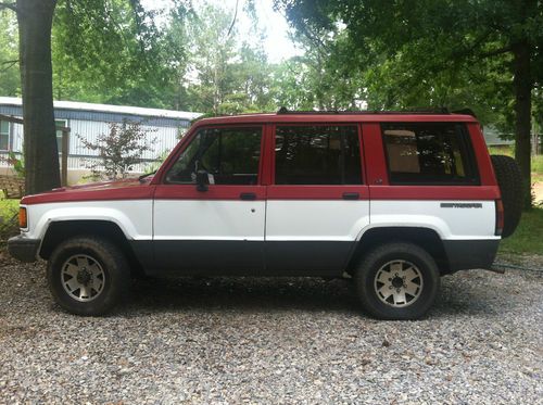 Isuzu trooper ls