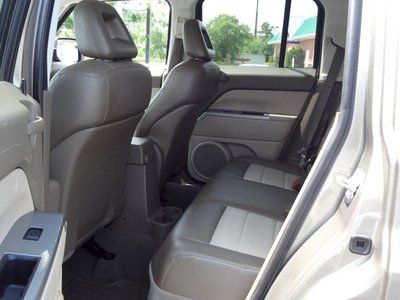 LIMITED SUV 2.4L Advanced Multi-Stage Front Seat Frontal Airbags, image 4