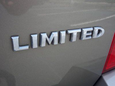 LIMITED SUV 2.4L Advanced Multi-Stage Front Seat Frontal Airbags, image 8